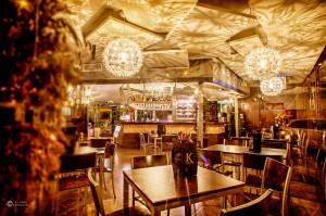 salon del kuiosco ukelele en dos hermamas (sevilla)